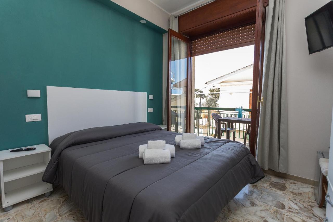 Ad Un Passo Dal Mare Bed & Breakfast ปรายาอามาเร ภายนอก รูปภาพ