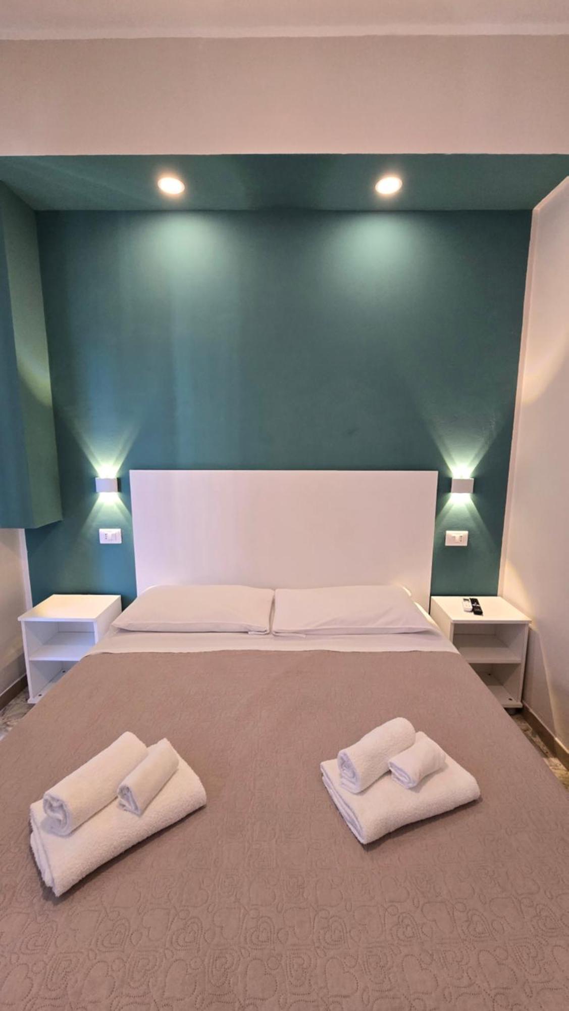 Ad Un Passo Dal Mare Bed & Breakfast ปรายาอามาเร ภายนอก รูปภาพ