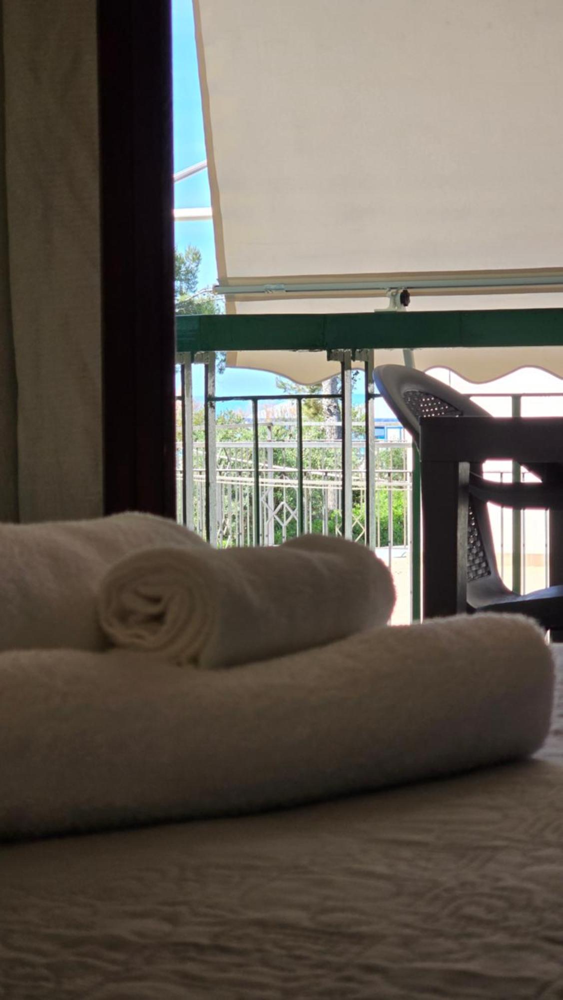 Ad Un Passo Dal Mare Bed & Breakfast ปรายาอามาเร ภายนอก รูปภาพ