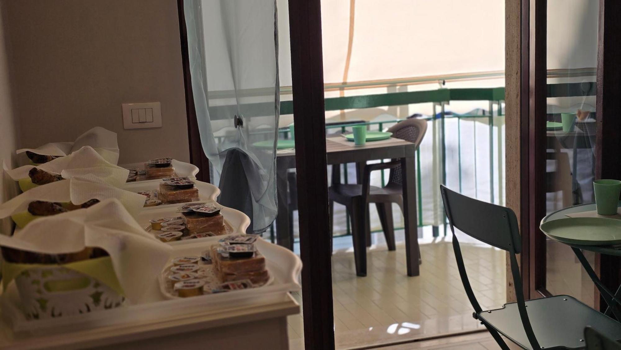 Ad Un Passo Dal Mare Bed & Breakfast ปรายาอามาเร ภายนอก รูปภาพ