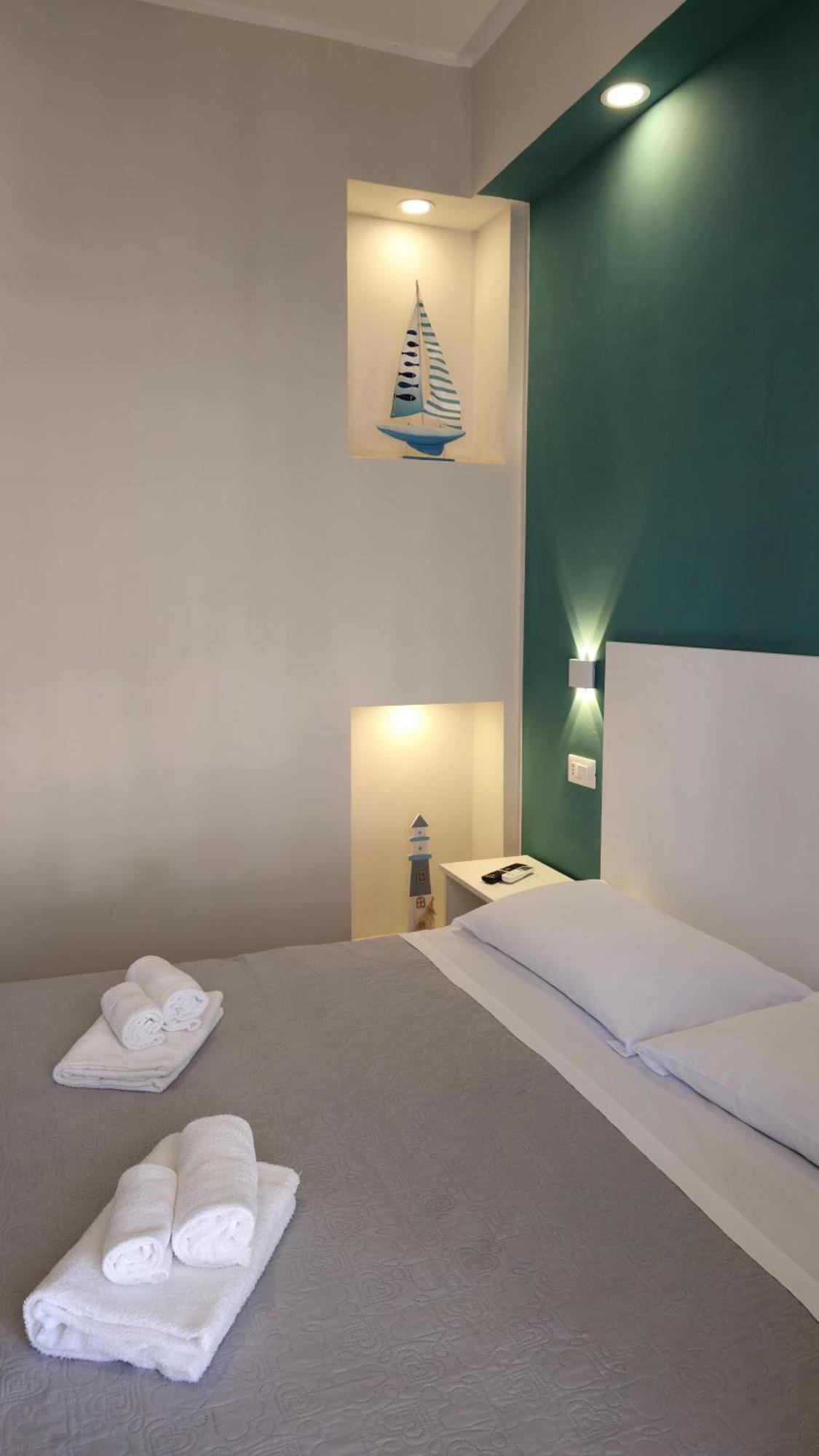 Ad Un Passo Dal Mare Bed & Breakfast ปรายาอามาเร ภายนอก รูปภาพ