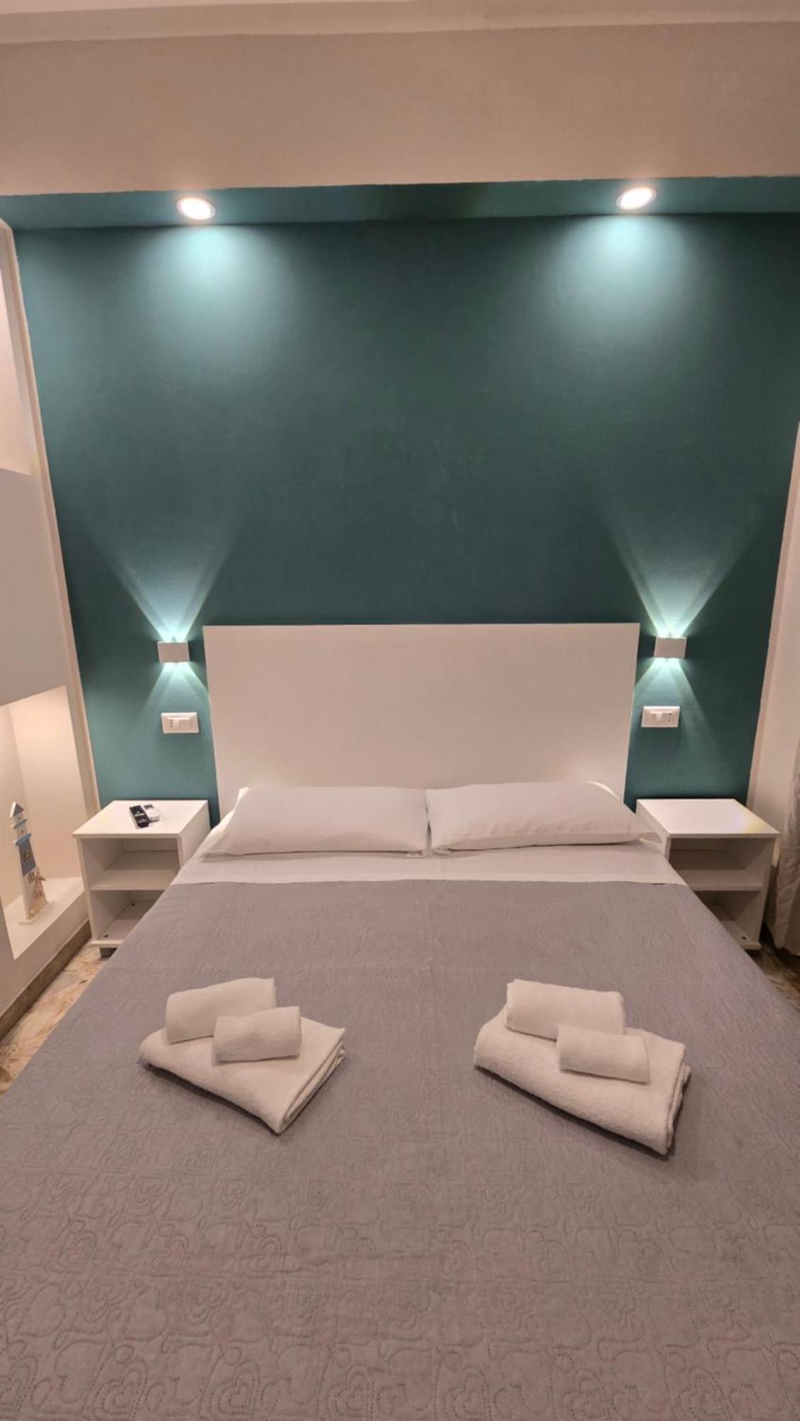 Ad Un Passo Dal Mare Bed & Breakfast ปรายาอามาเร ภายนอก รูปภาพ